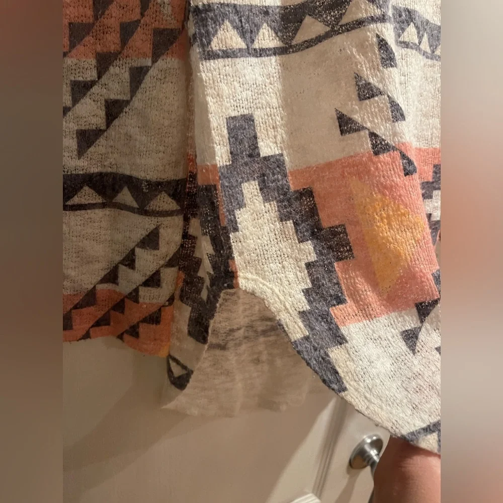 Aztec blouse - Picture 2 of 5